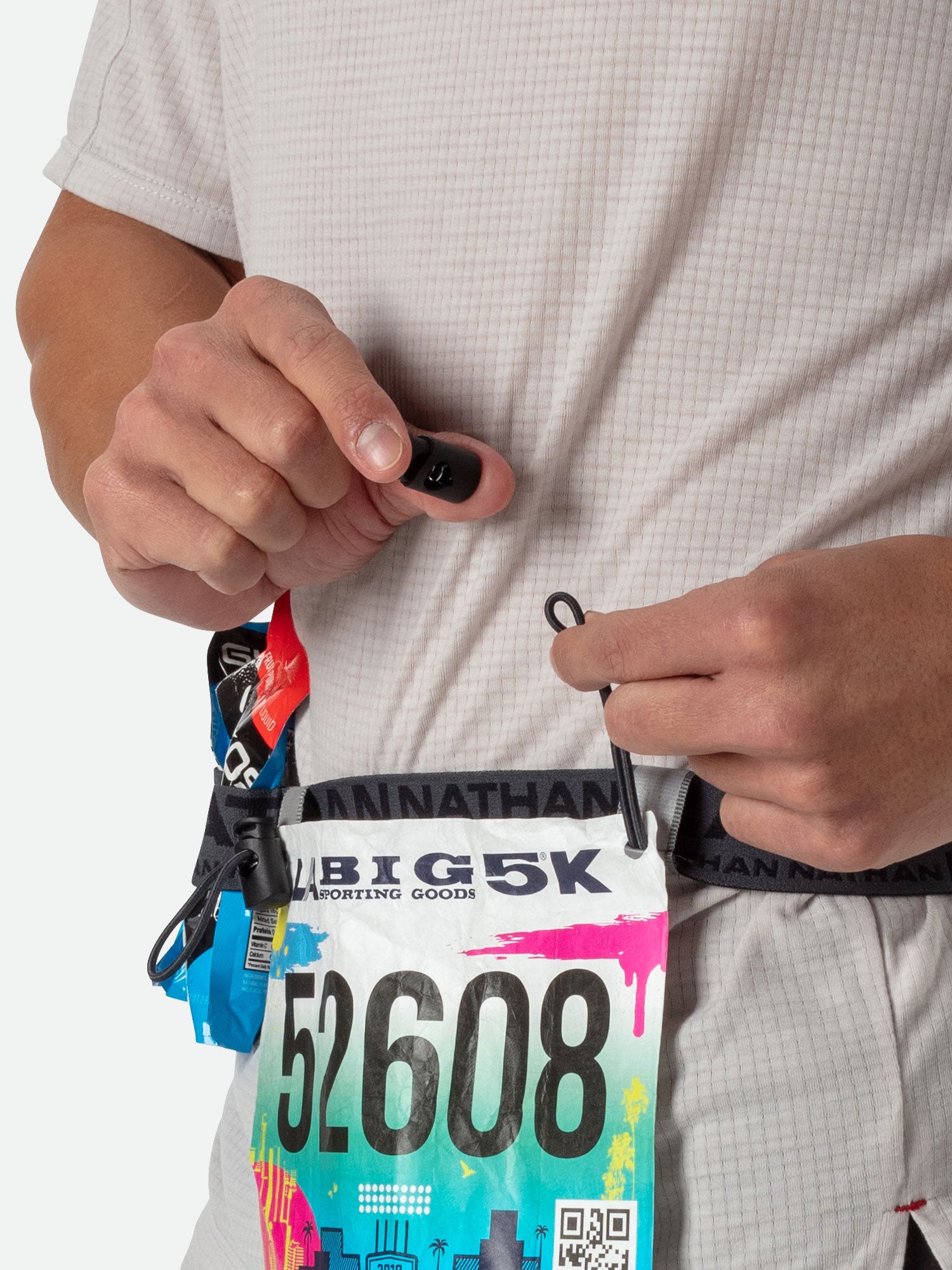 nathan-race-number-belt-nutrition-waist-belt-startnummerring-mit-drei-gel-schlau image 6