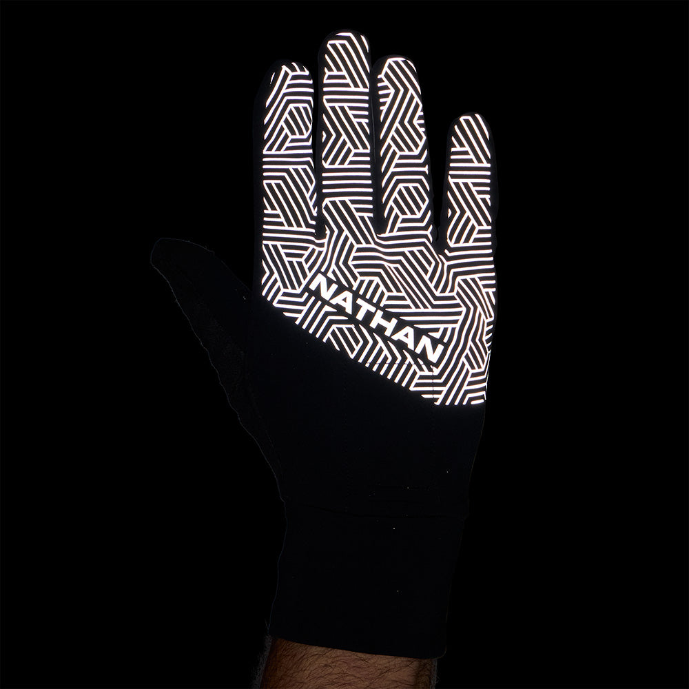 nathan-hypernight-reflective-gloves-2-reflektierende-laufhandschuhe image 4