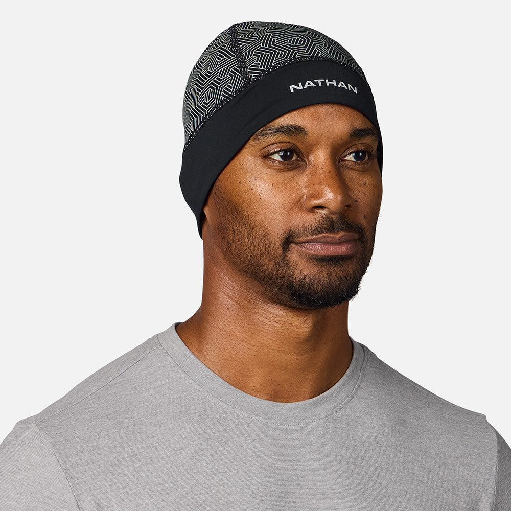 nathan-hypernight-reflective-beanie-2-reflektierende-laufm-tze-mit-hexagon-print image 1