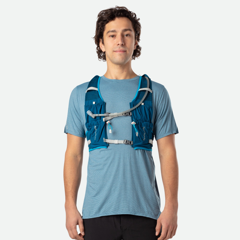nathan-vaporair-lite-4-liter-hydration-weste-adaptive-fit-trinkweste-mit-2l-blas image 3