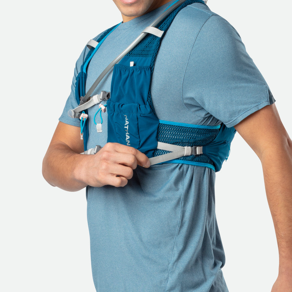 nathan-vaporair-lite-4-liter-hydration-weste-adaptive-fit-trinkweste-mit-2l-blas image 8