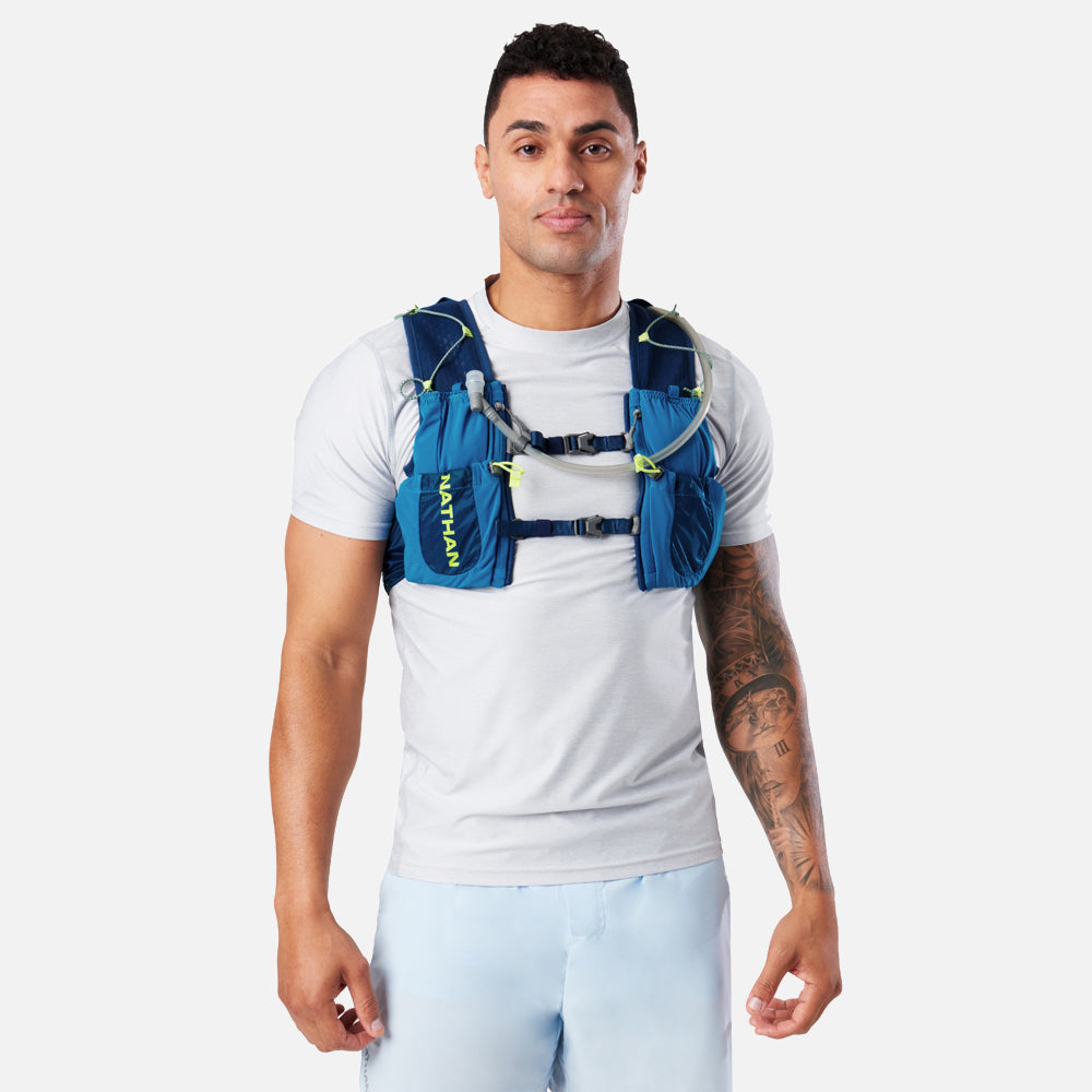 nathan-vaporair-3-0-7-liter-trinkrucksack-laufweste-mit-air-mesh-schultergurten image 3