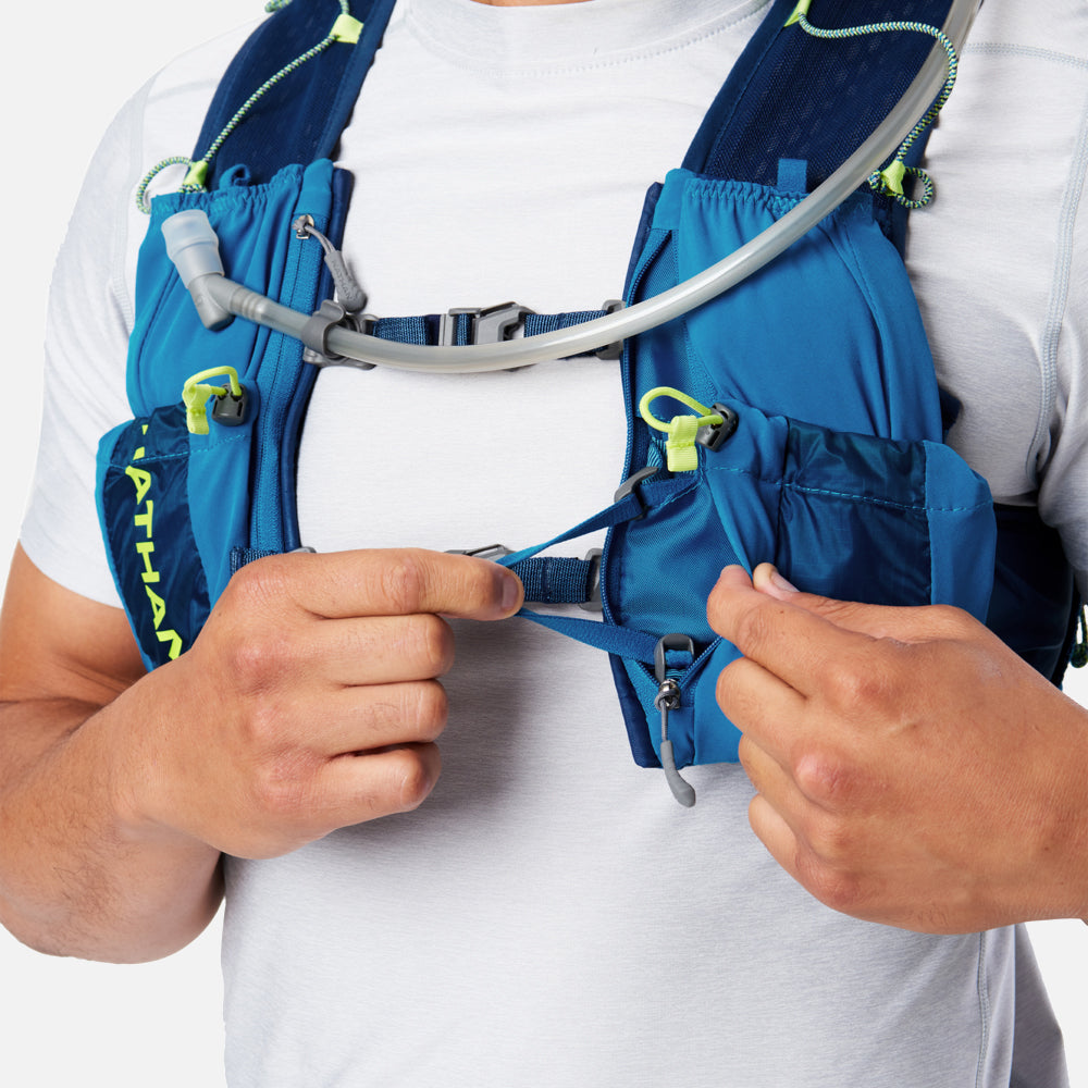 nathan-vaporair-3-0-7-liter-trinkrucksack-laufweste-mit-air-mesh-schultergurten image 7