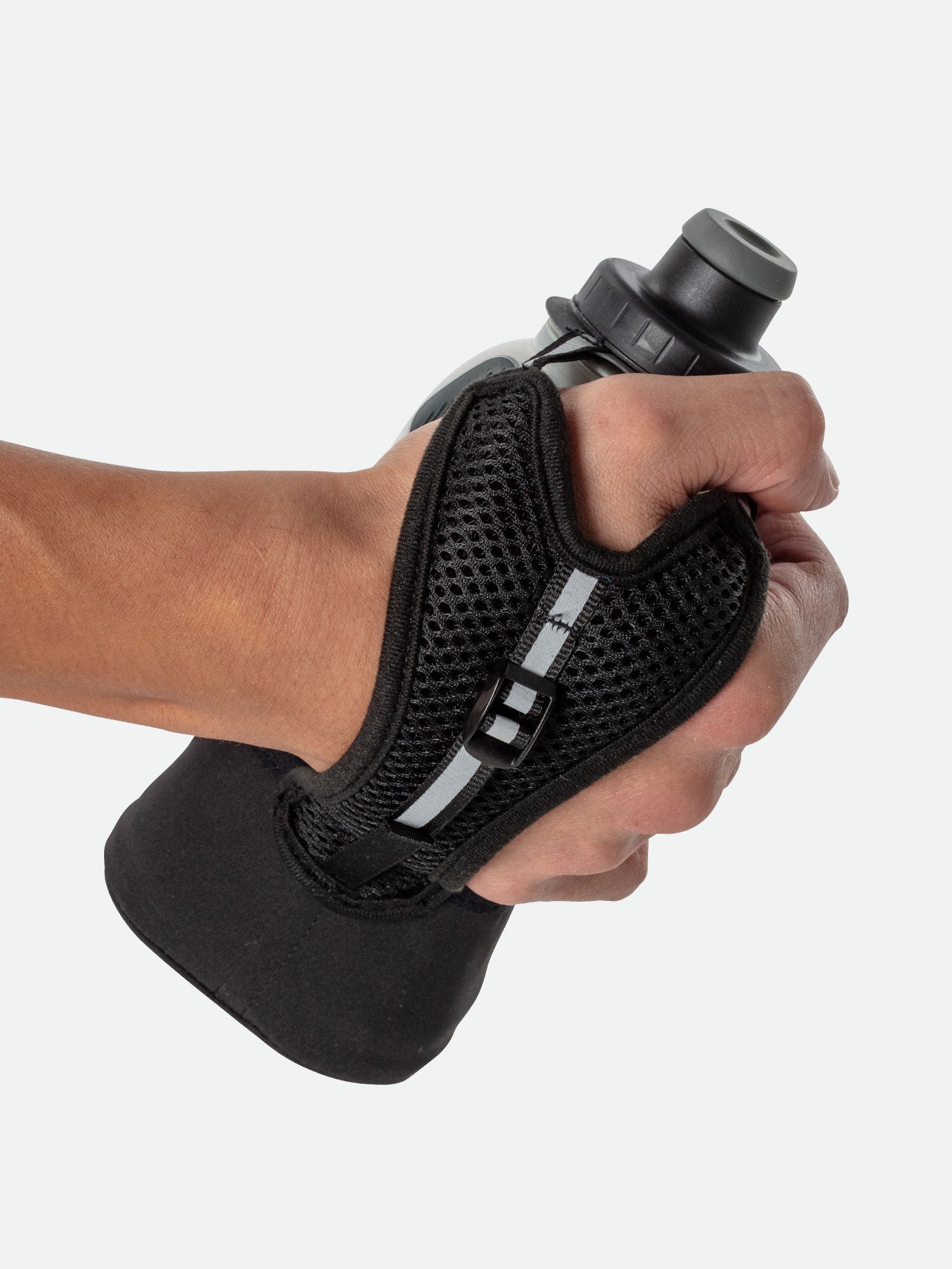 nathan-quicksqueeze-lite-insulated-12oz-handheld-isolierte-trinkflasche-mit-push image 4