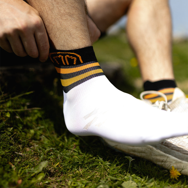 sidas-run-anatomic-light-ankle-laufsocken-wei-schwarz-anatomische-leichtlauf-soc image 2