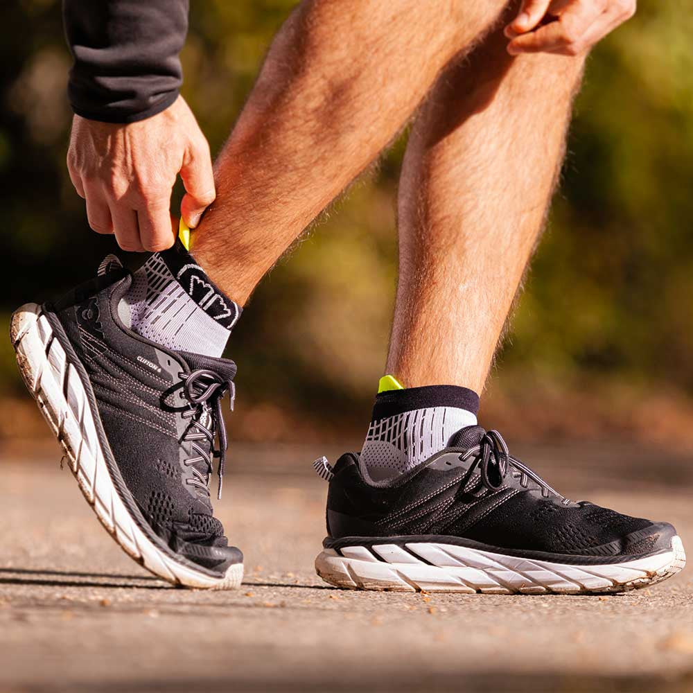 sidas-run-feel-2-paar-set-laufsocken-grau-schwarz-d-nne-technische-running-socke image 2