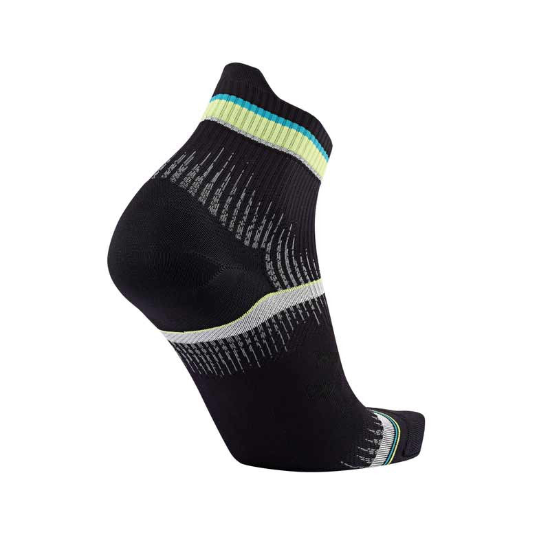 sidas-run-ultra-race-laufsocken-schwarz-gelb-ultraleichte-rennsocken-mit-exoskel image 4