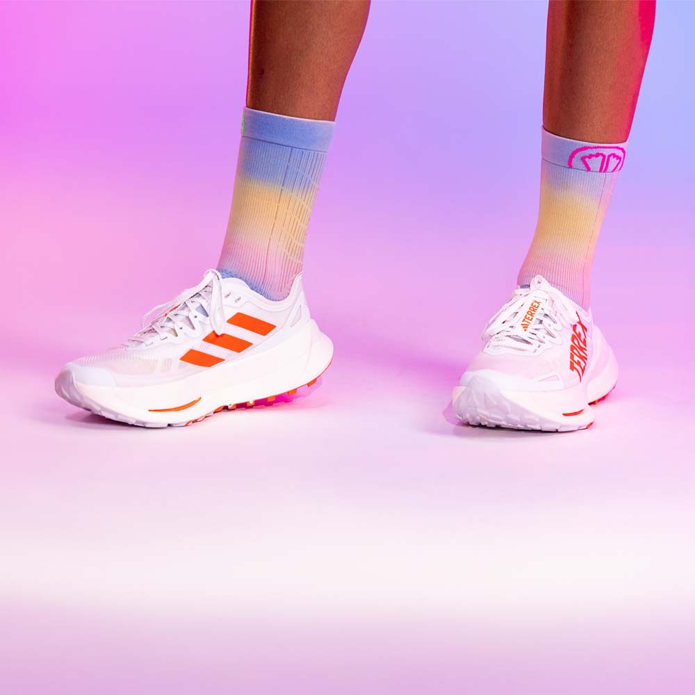 sidas-run-motion-laufsocken-synergy-fit-co-designed-mit-caitlin-fielder-tie-dye image 6
