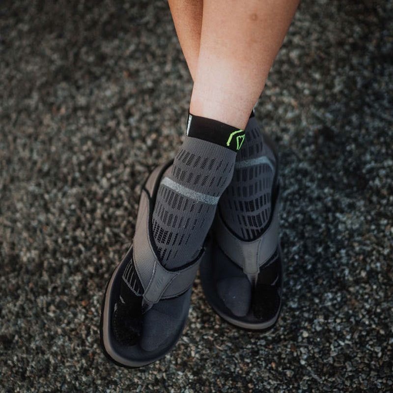 sidas-t-free-run-laufsocken-grau-schwarz-anatomische-laufsocken-mit-t-free-techn image 7